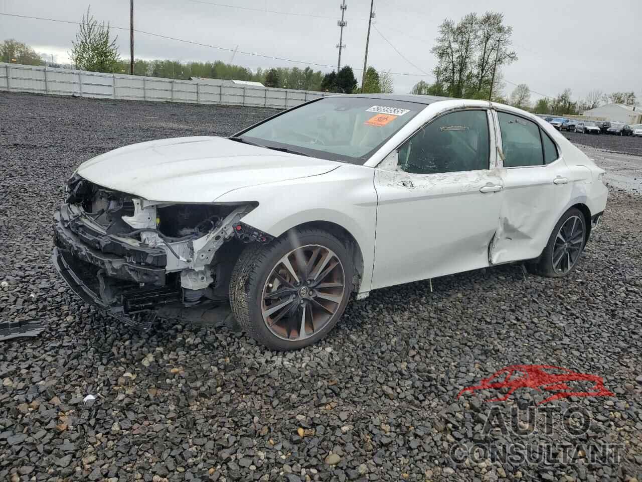 TOYOTA CAMRY 2018 - 4T1B61HK7JU062164