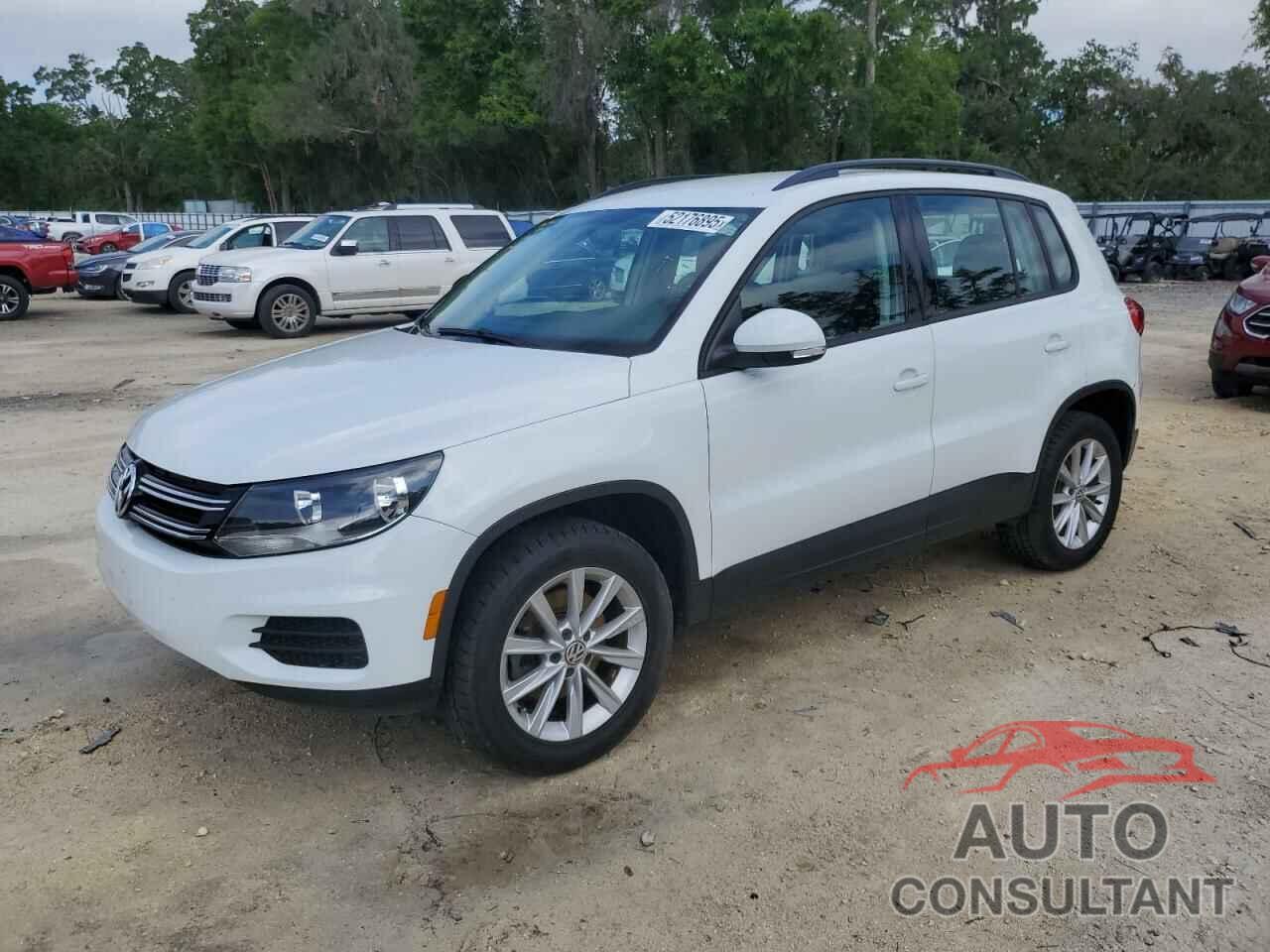 VOLKSWAGEN TIGUAN 2017 - WVGBV7AX3HK051874