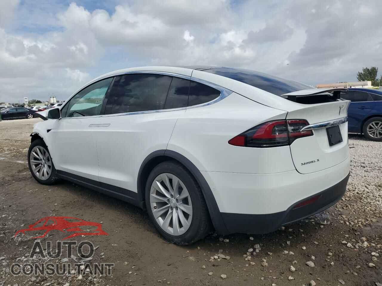 TESLA MODEL X 2018 - 5YJXCDE28JF103399