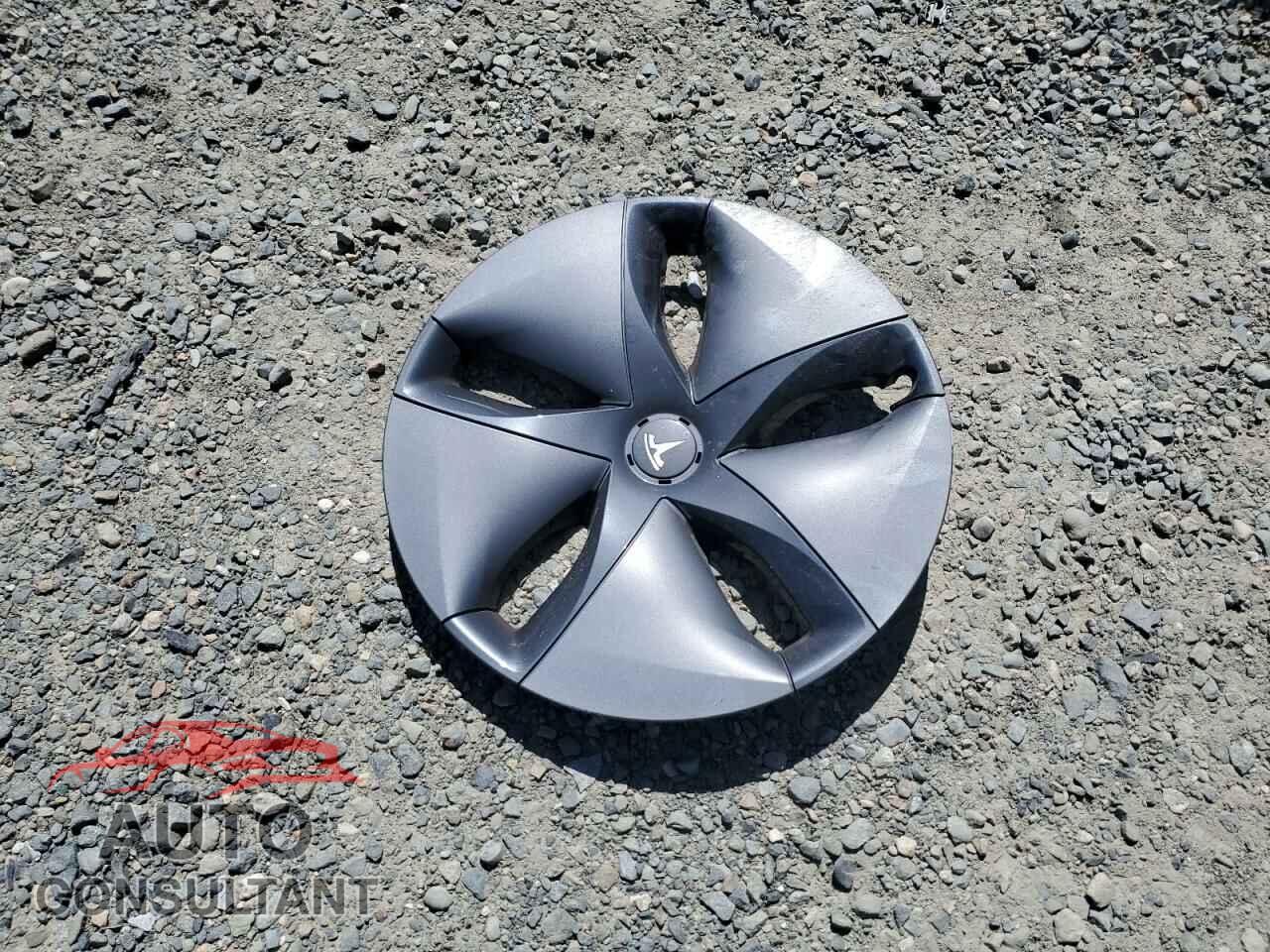 TESLA MODEL 3 2019 - 5YJ3E1EA7KF411180