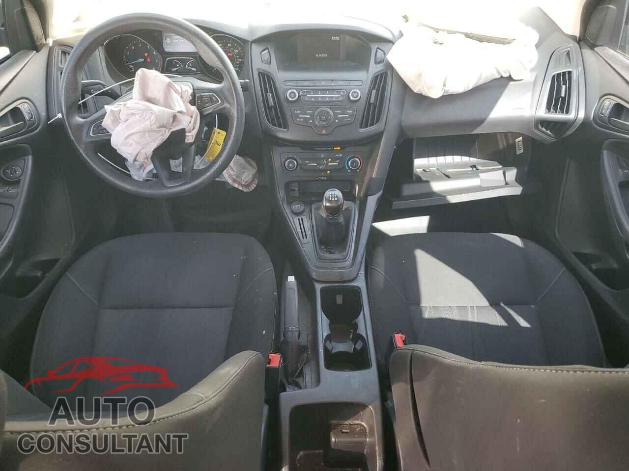 FORD FOCUS 2018 - 1FADP3E21JL246635