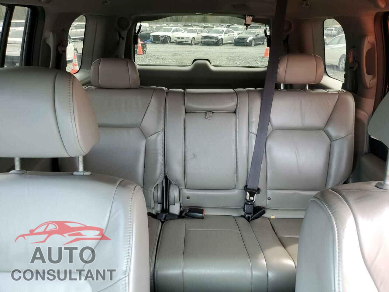 HONDA PILOT 2011 - 5FNYF3H9XBB047384