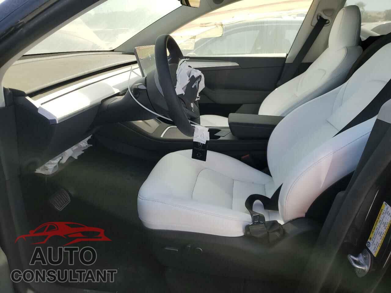 TESLA MODEL Y 2024 - 7SAYGDEE2RF004031