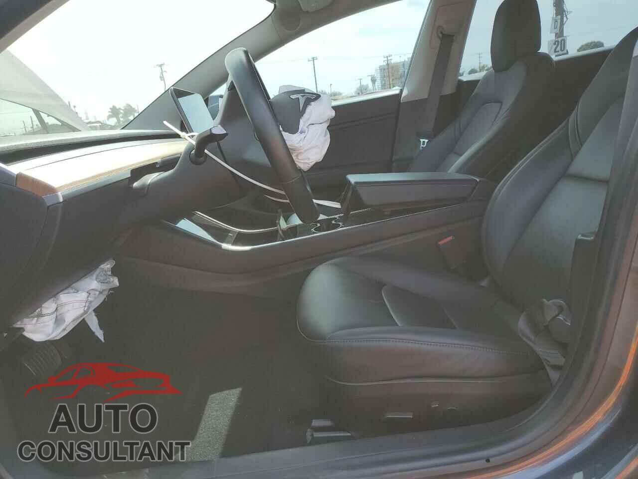 TESLA MODEL 3 2018 - 5YJ3E1EA5JF043192