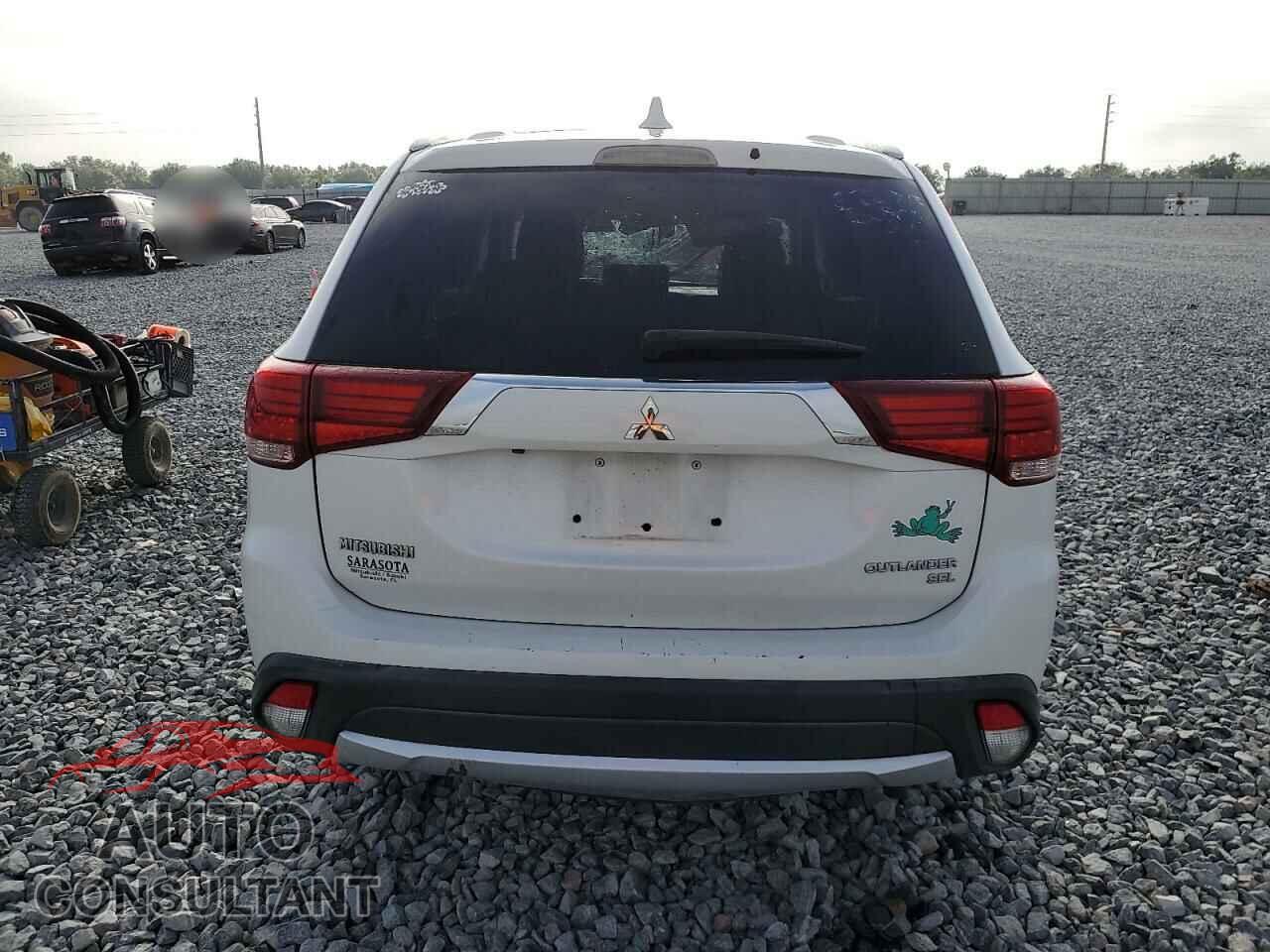 MITSUBISHI OUTLANDER 2017 - JA4AD3A35HZ024363