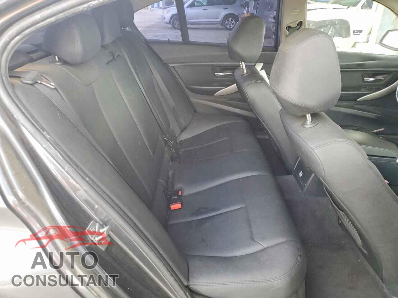BMW 3 SERIES 2013 - WBA3C1C58DF439240
