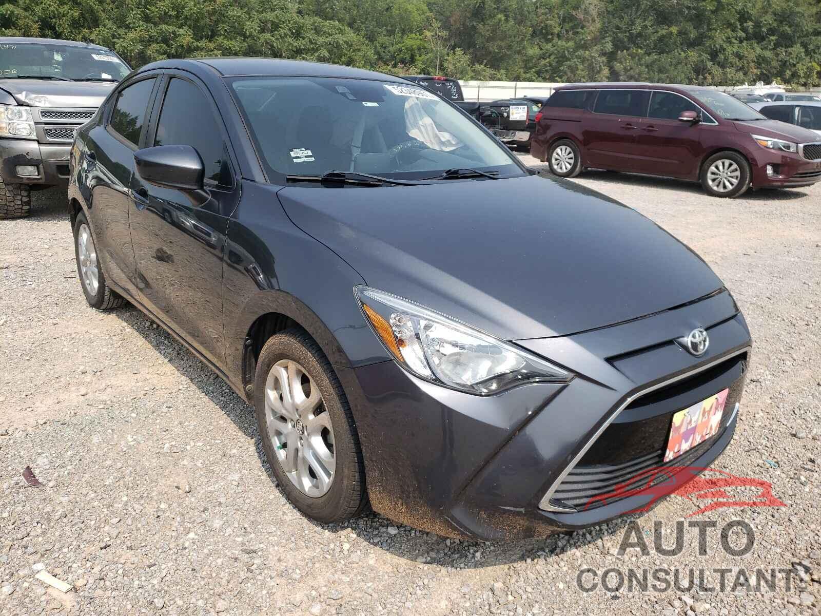 TOYOTA YARIS 2017 - 3MYDLBYV1HY164137