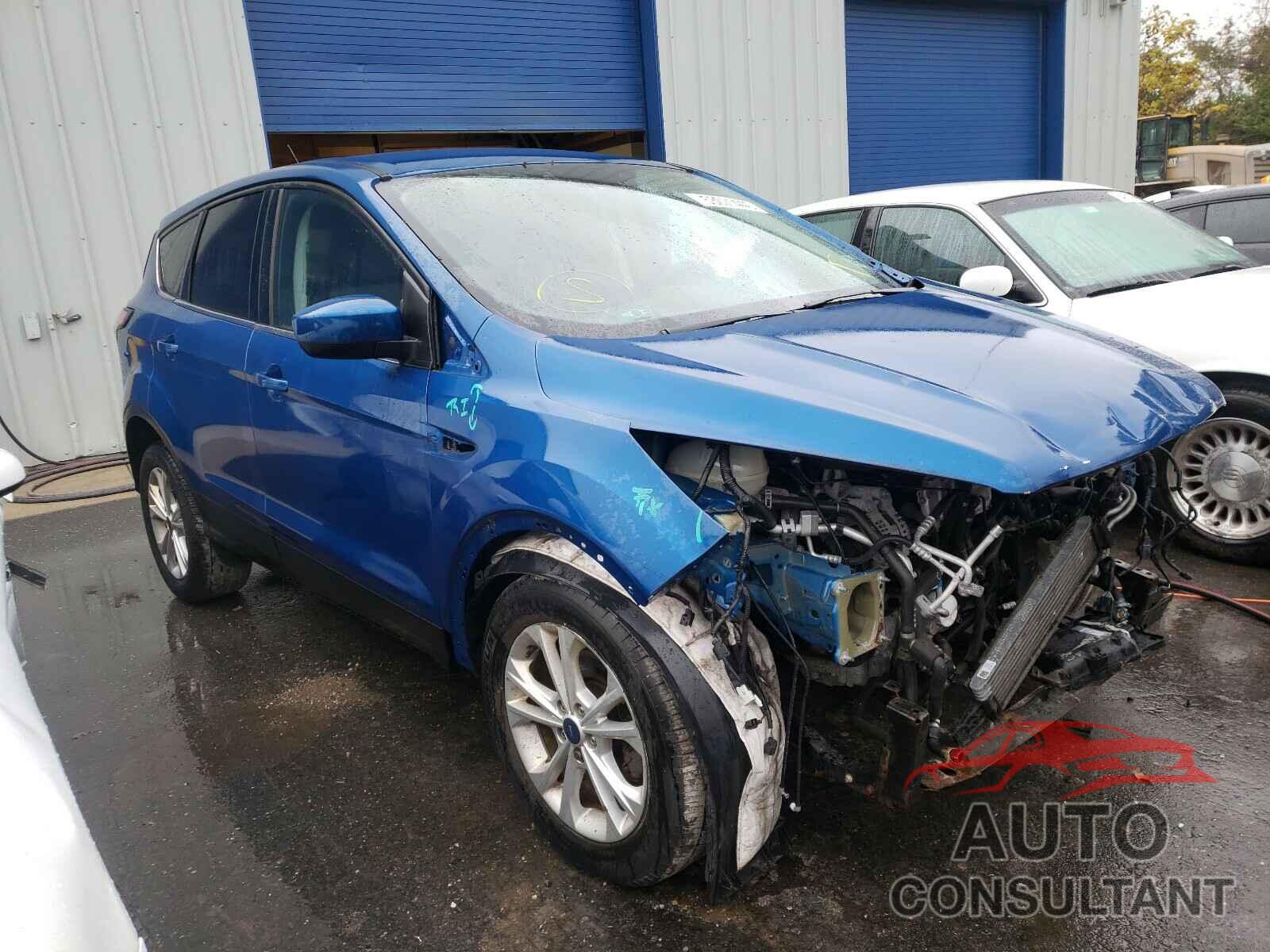 FORD ESCAPE 2017 - 1FMCU0GD5HUD81127