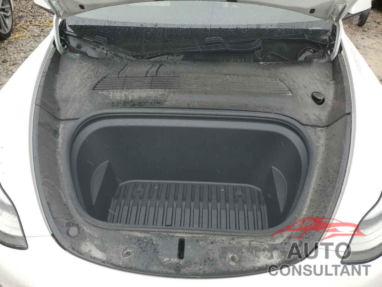 TESLA MODEL Y 2020 - 5YJYGDEE4LF052702