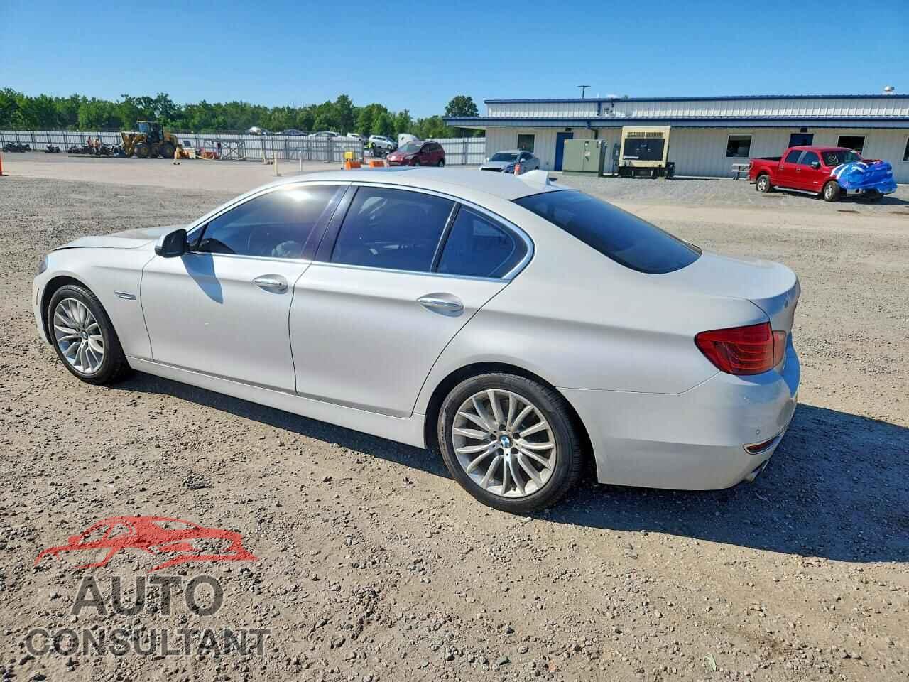 BMW 5 SERIES 2015 - WBA5A5C51FD515000