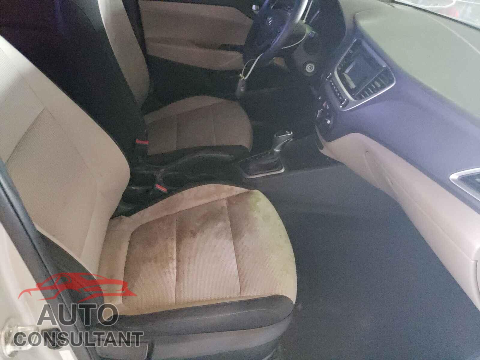 HYUNDAI ACCENT 2019 - 3KPC24A30KE051015