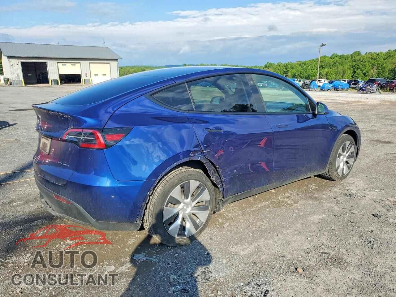 TESLA MODEL Y 2023 - 7SAYGDEE0PF703669