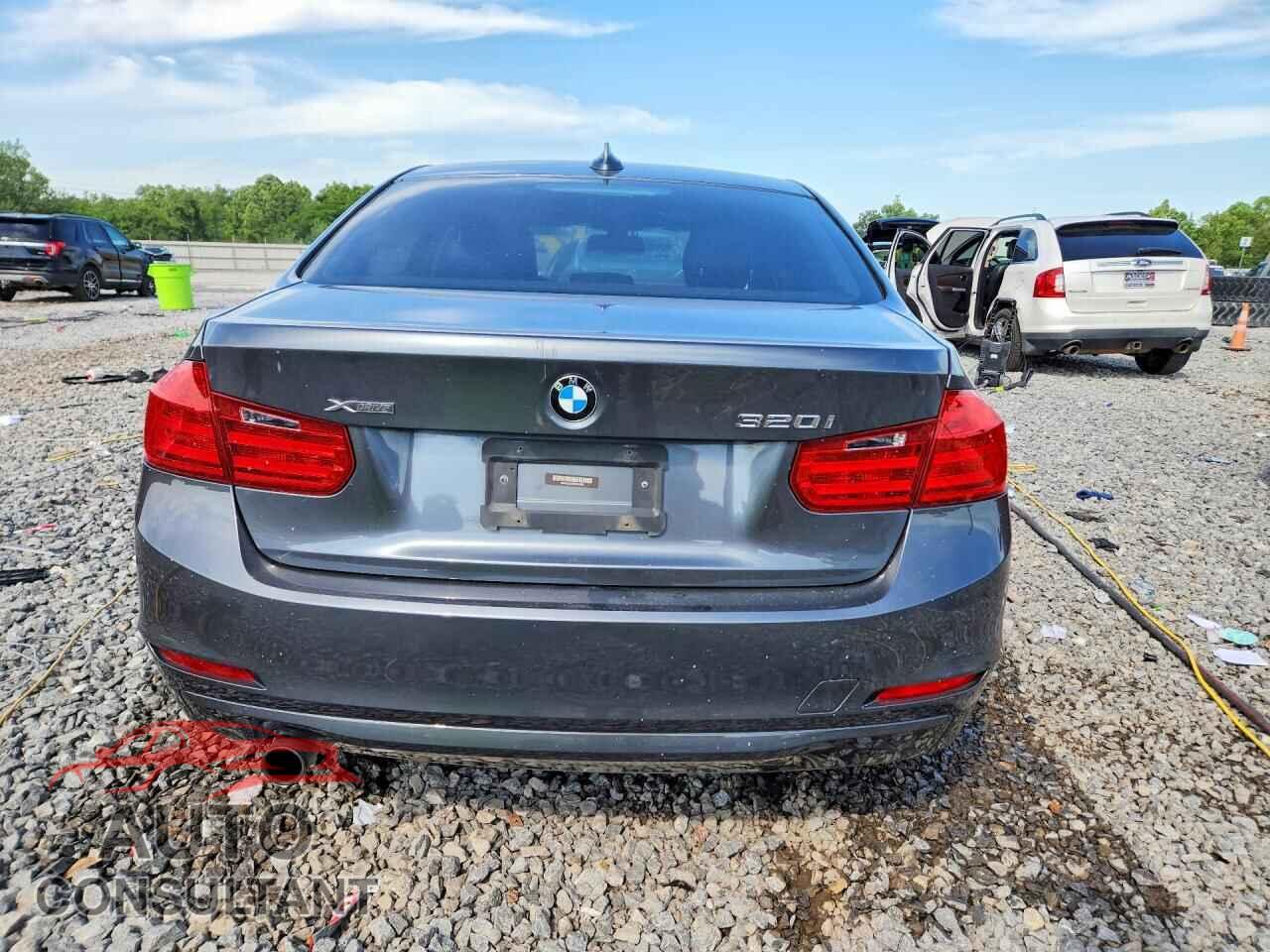 BMW 3 SERIES 2014 - WBA3C3C53EF984582