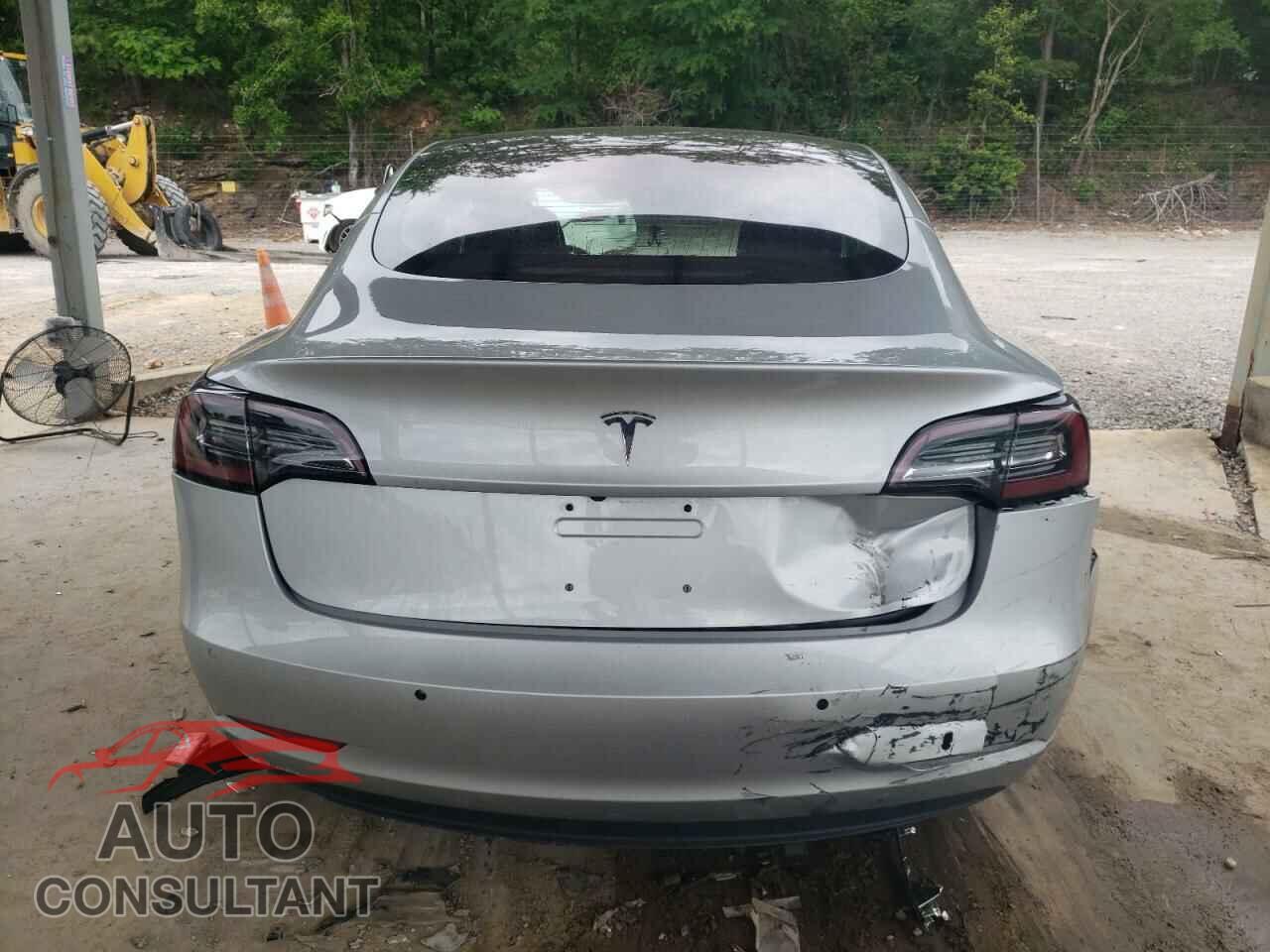 TESLA MODEL 3 2018 - 5YJ3E1EA4JF040364