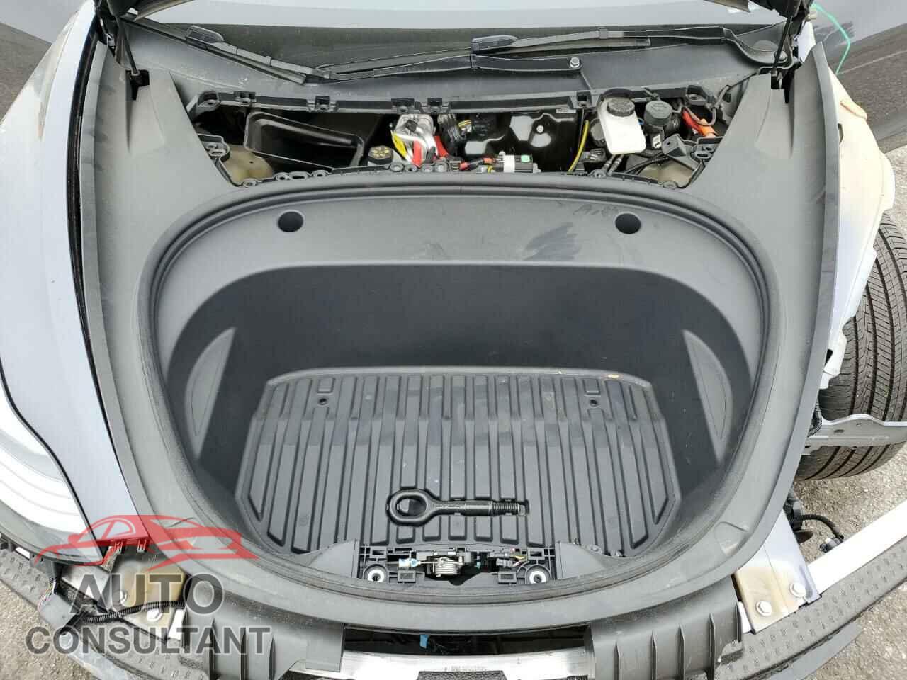 TESLA MODEL 3 2023 - 5YJ3E1EA5PF654543