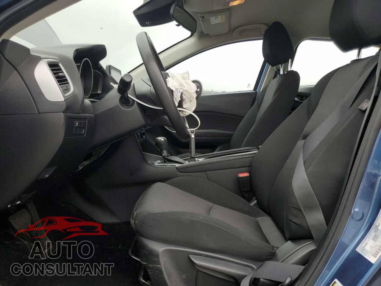 MAZDA 3 2018 - 3MZBN1K73JM273035