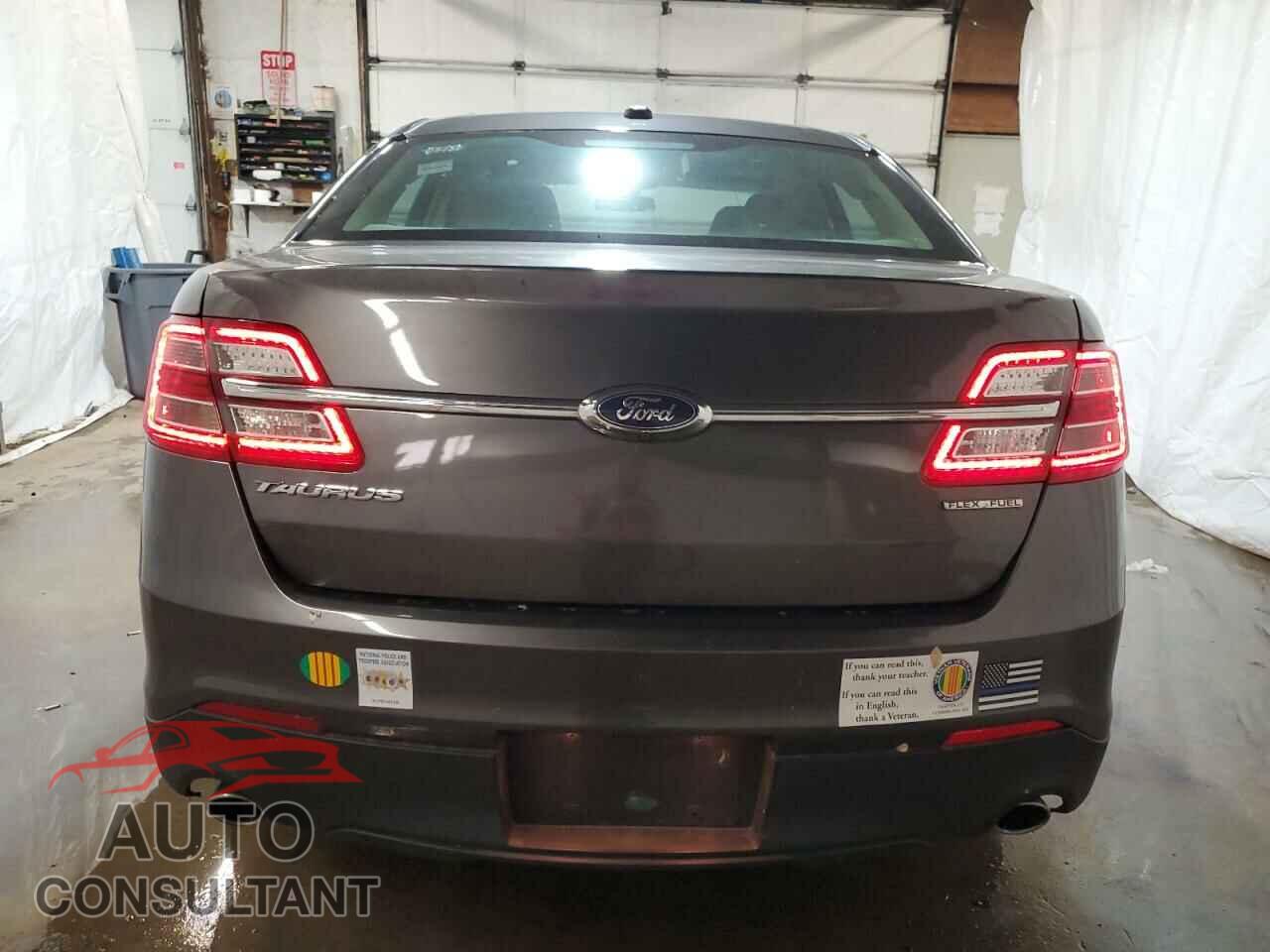 FORD TAURUS 2017 - 1FAHP2D8XHG117359