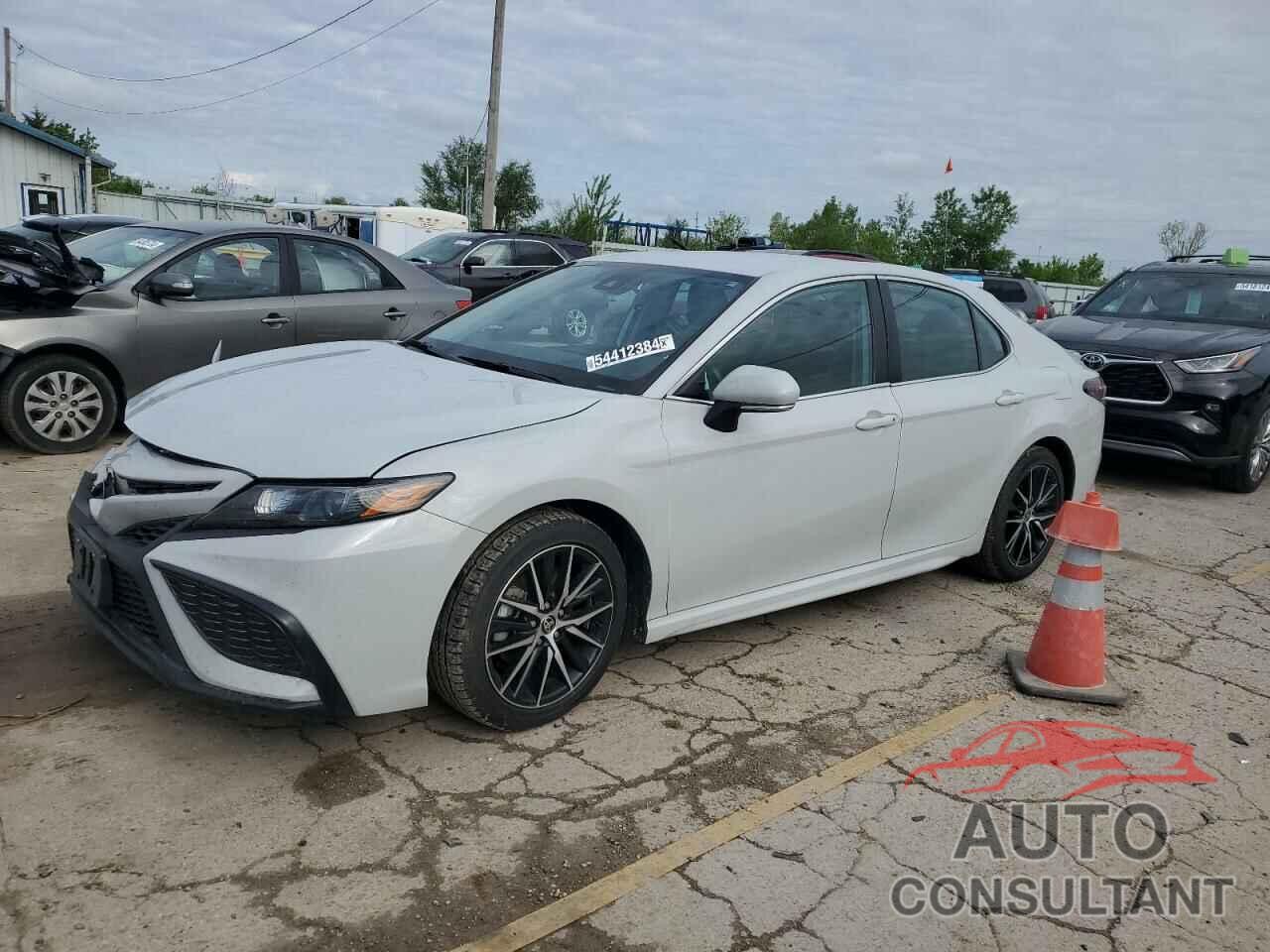 TOYOTA CAMRY 2022 - 4T1G11AK7NU069135
