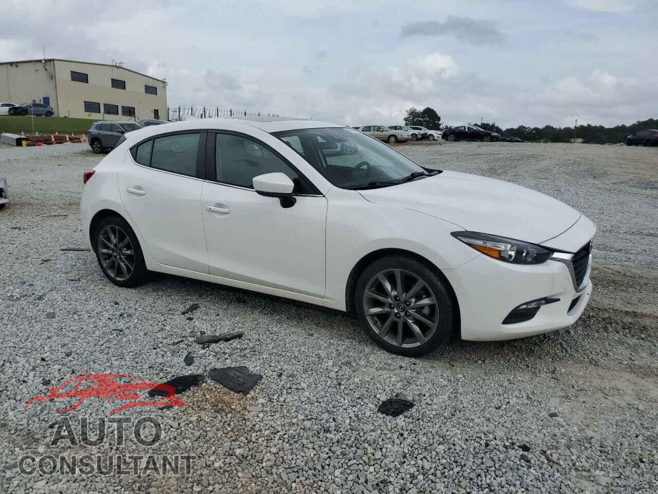 MAZDA 3 2018 - 3MZBN1L32JM172032