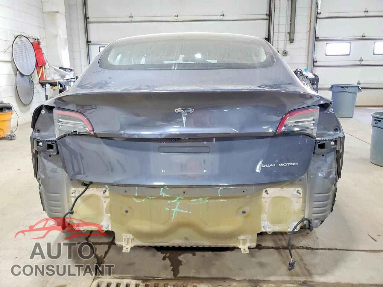 TESLA MODEL 3 2018 - 5YJ3E1EB3JF130422