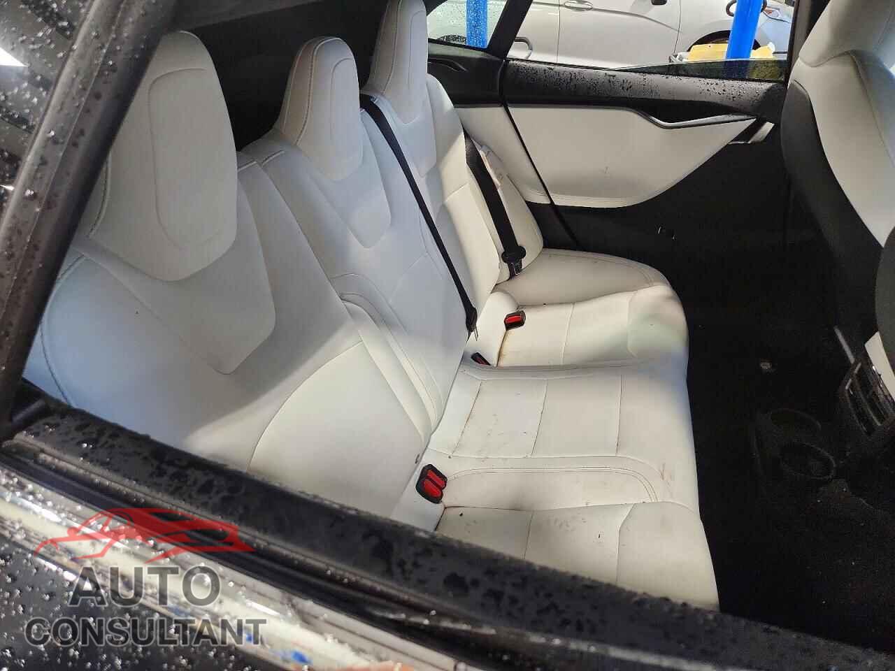 TESLA MODEL S 2020 - 5YJSA1E28LF399767