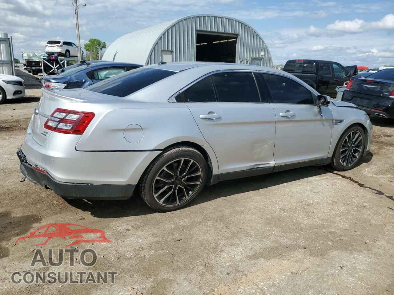 FORD TAURUS 2018 - 1FAHP2E85JG136616