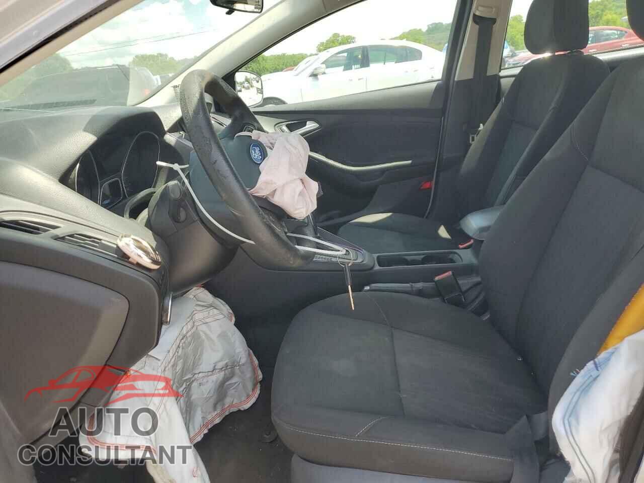 FORD FOCUS 2015 - 1FADP3F27FL202998
