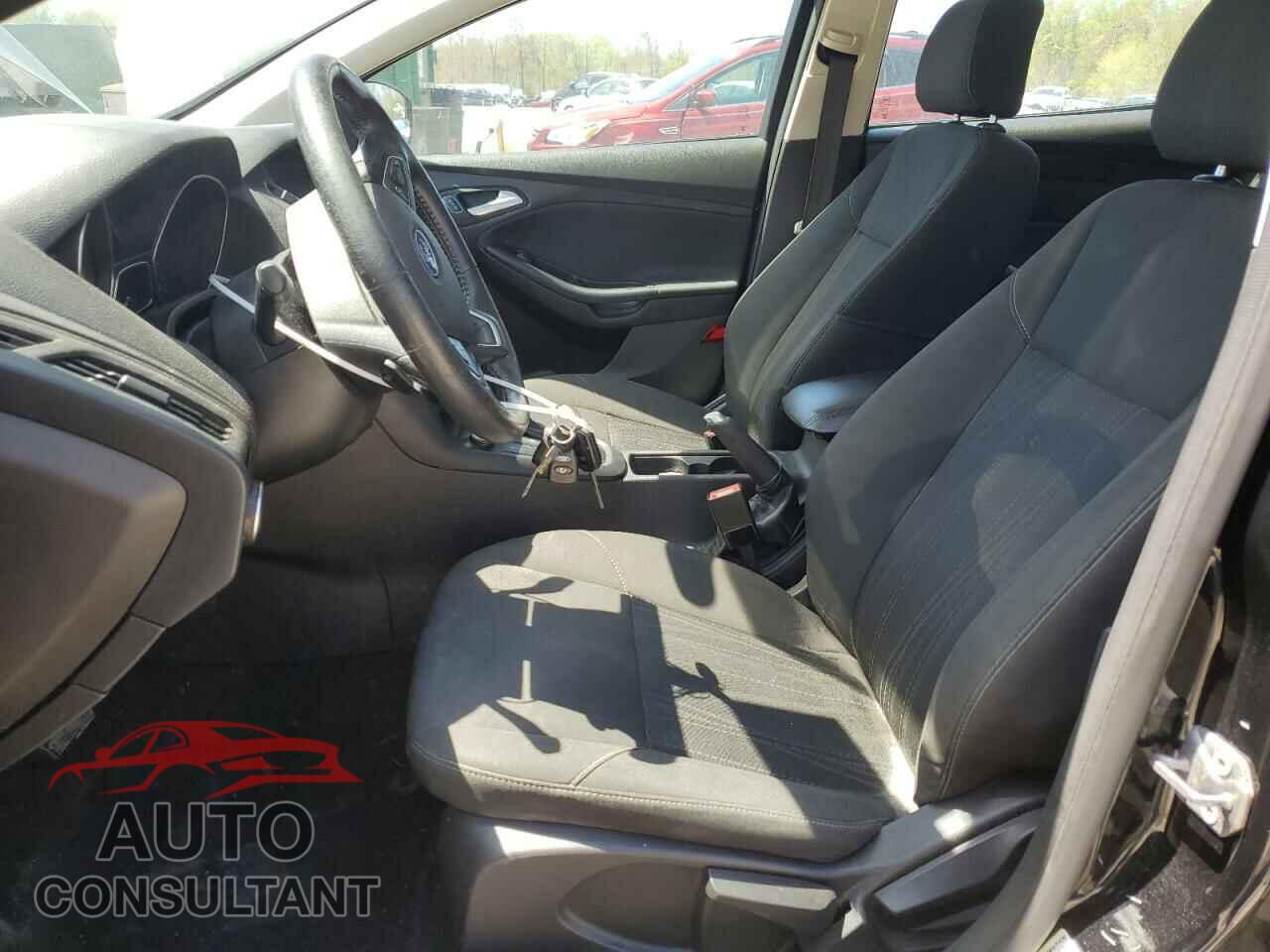 FORD FOCUS 2016 - 1FADP3F25GL261940