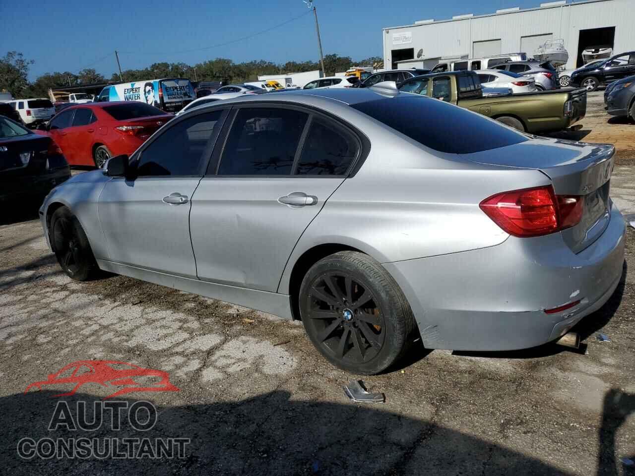 BMW 3 SERIES 2013 - WBA3C3C52DF982806