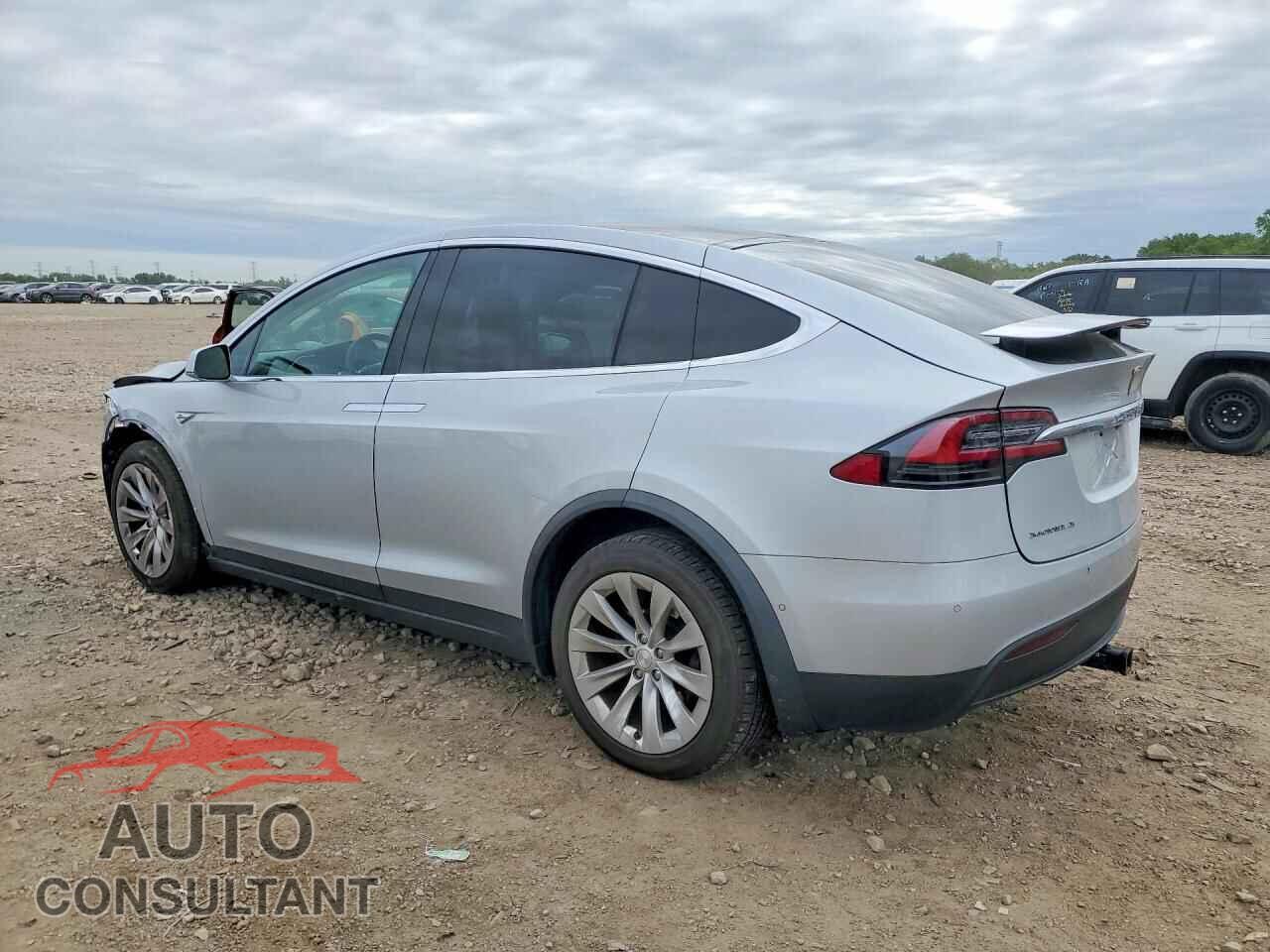 TESLA MODEL X 2016 - 5YJXCBE26GF015903