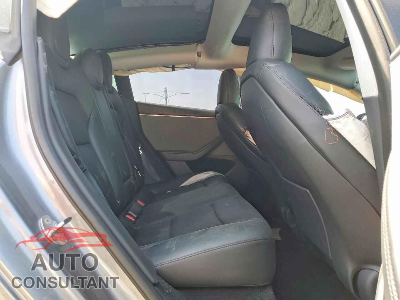 TESLA MODEL 3 2024 - 5YJ3E1EA9RF869491