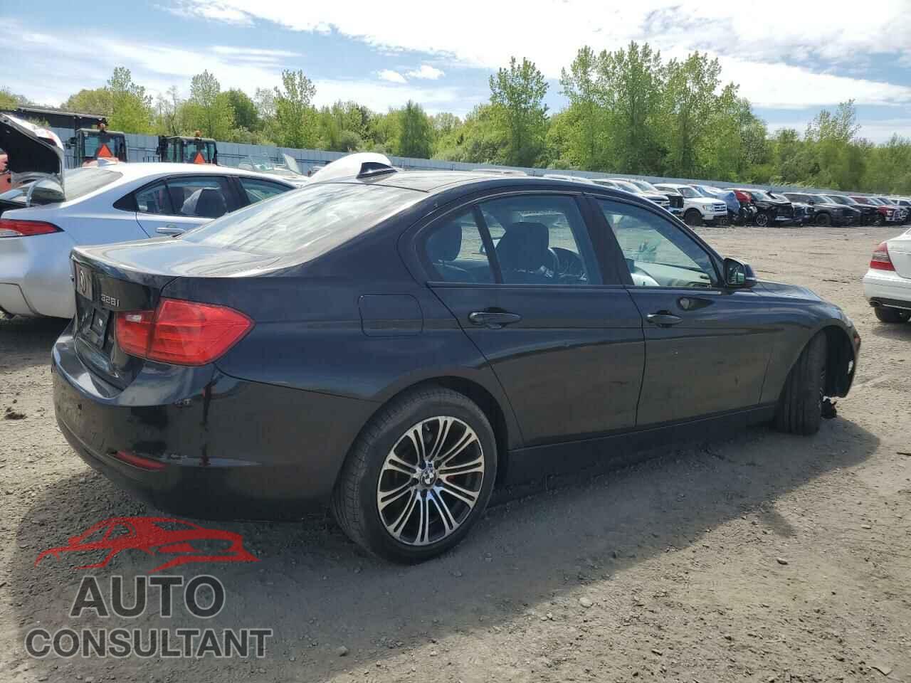 BMW 3 SERIES 2013 - WBA3B3C5XDF535725