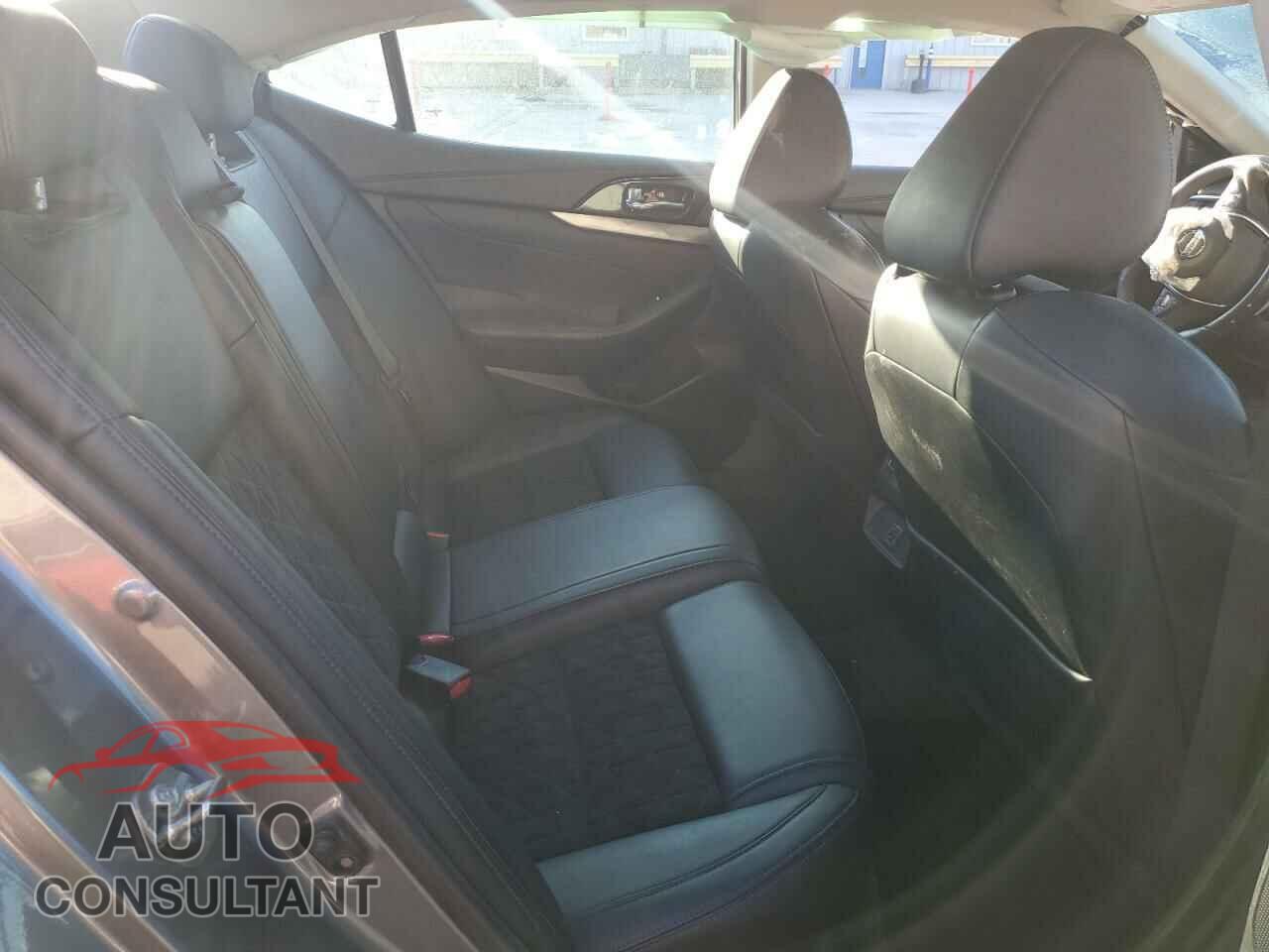 NISSAN MAXIMA 2018 - 1N4AA6AP8JC390481