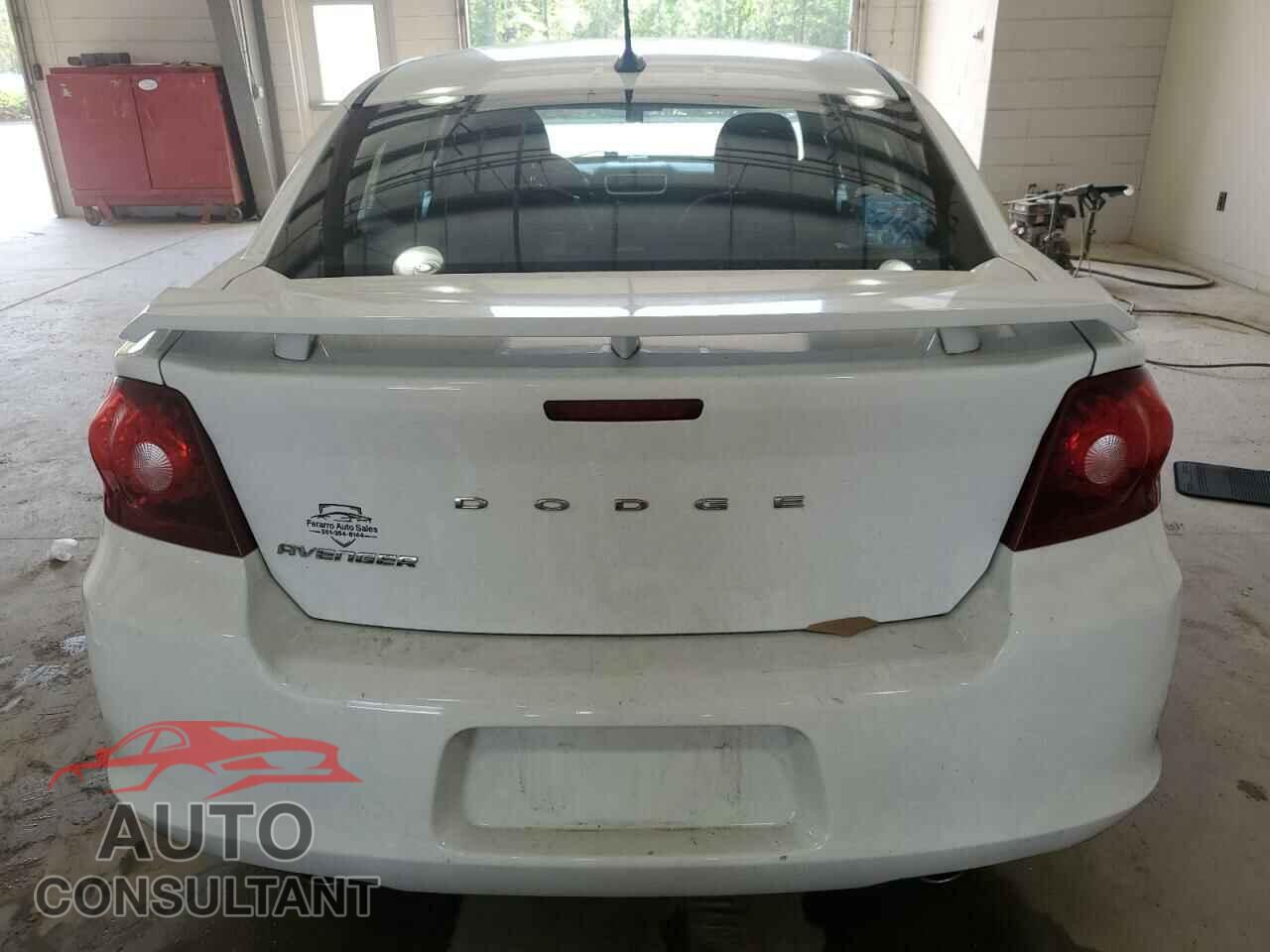 DODGE AVENGER 2011 - 1B3BD1FG4BN551983