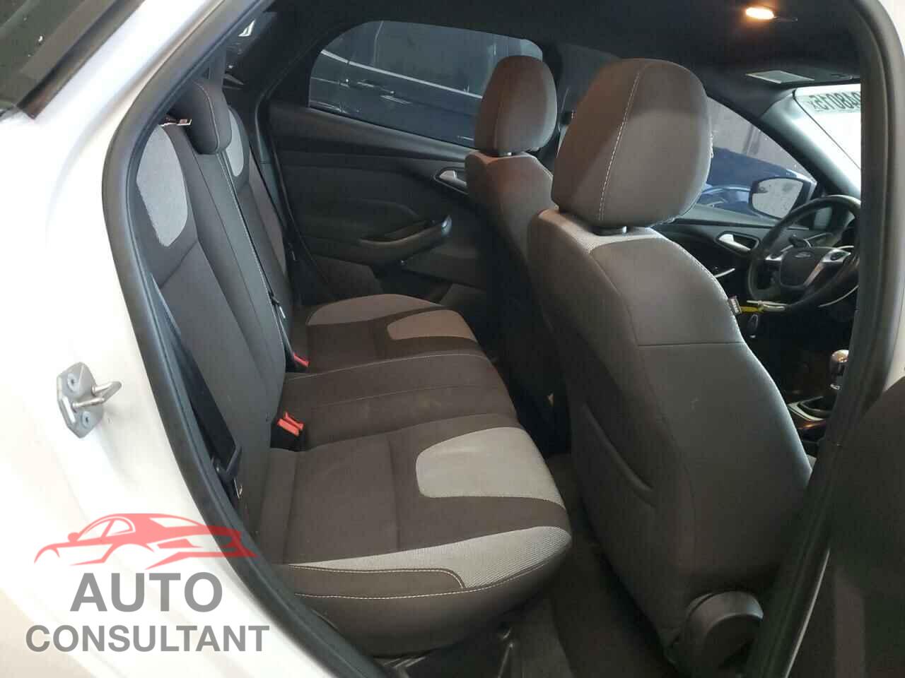 FORD FOCUS 2014 - 1FADP3L96EL340127