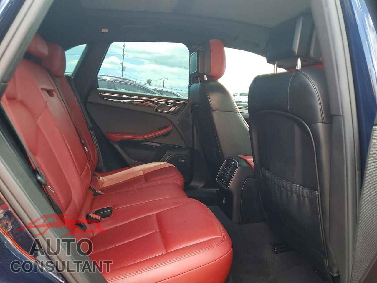 PORSCHE MACAN 2017 - WP1AG2A52HLB55051