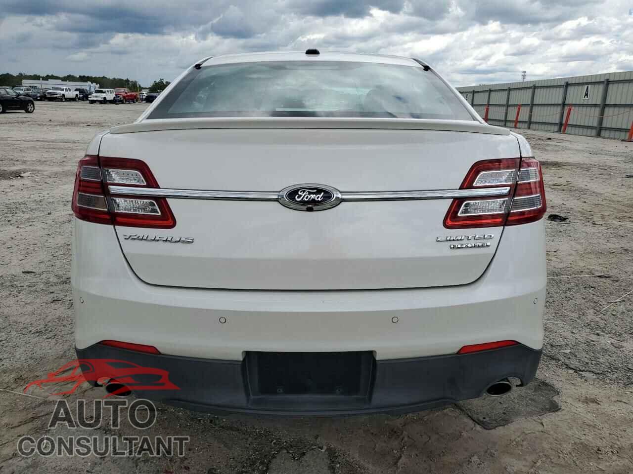 FORD TAURUS 2015 - 1FAHP2F81FG151071