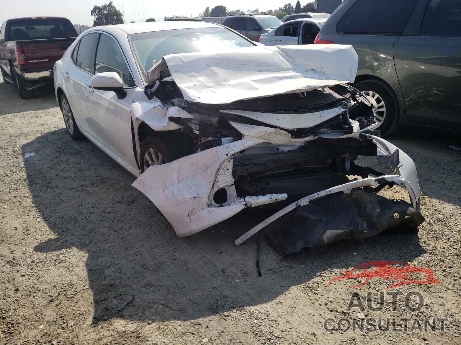TOYOTA CAMRY 2018 - JTNB11HK2J3056843