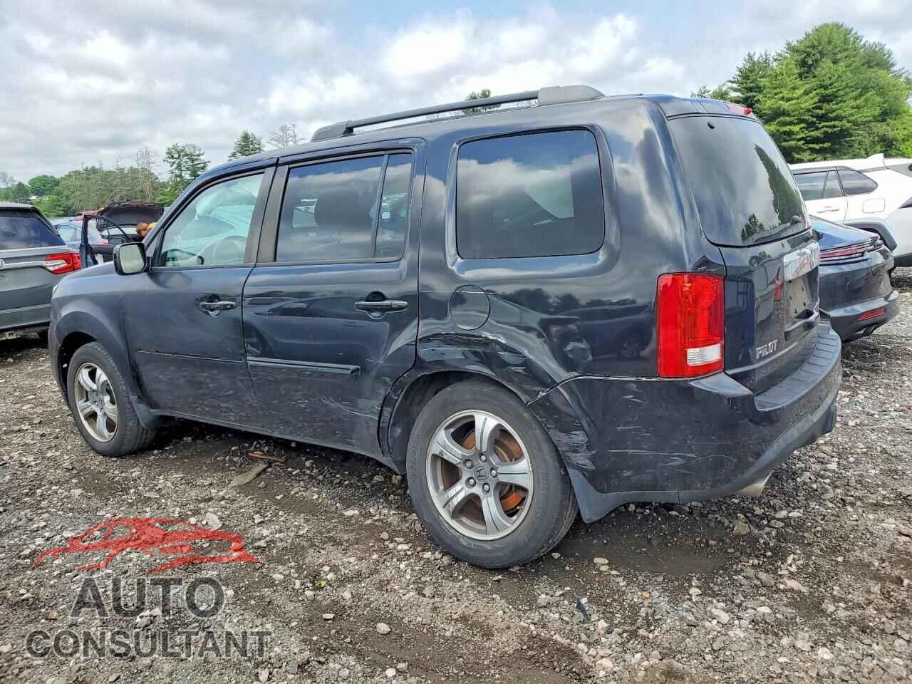HONDA PILOT 2015 - 5FNYF4H32FB025192