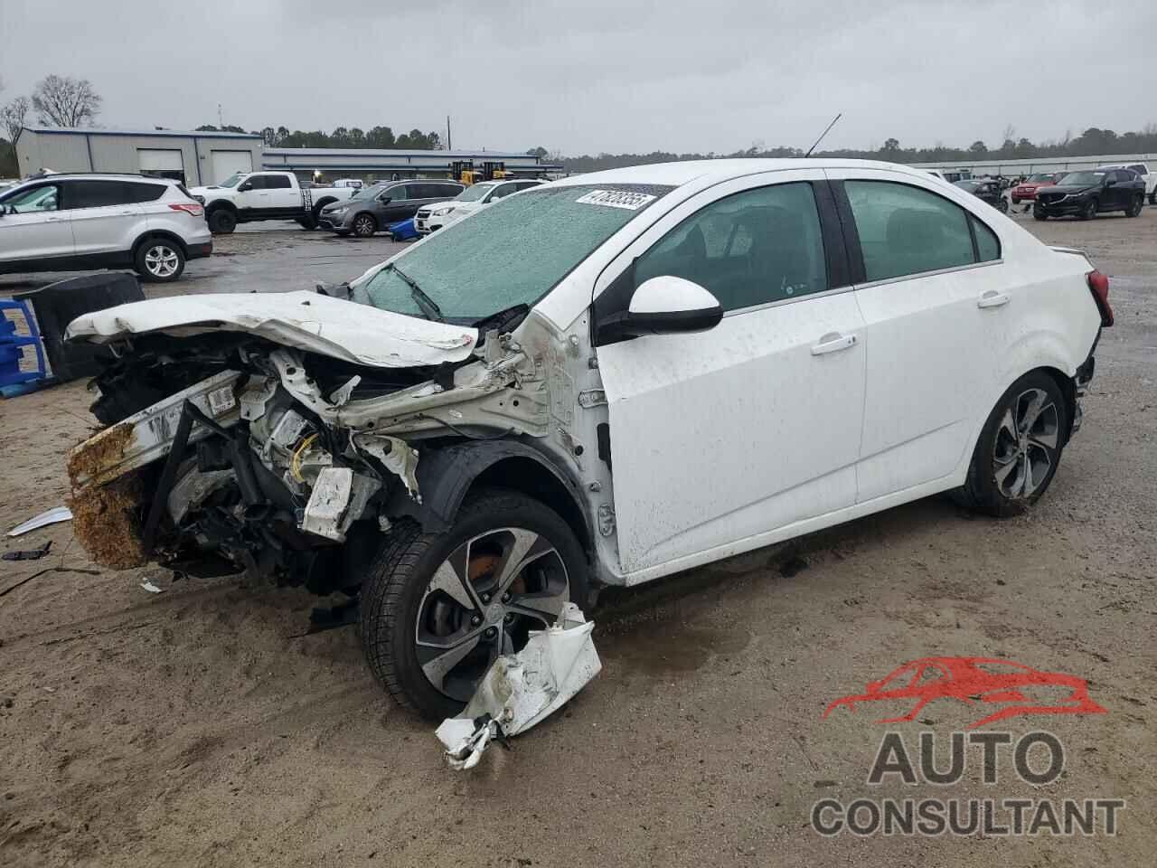 CHEVROLET SONIC 2018 - 1G1JF5SB5J4104291