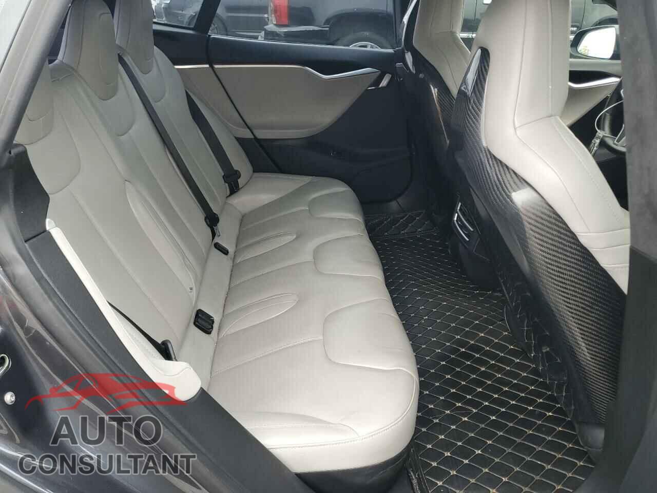 TESLA MODEL S 2015 - 5YJSA1E41FF108399