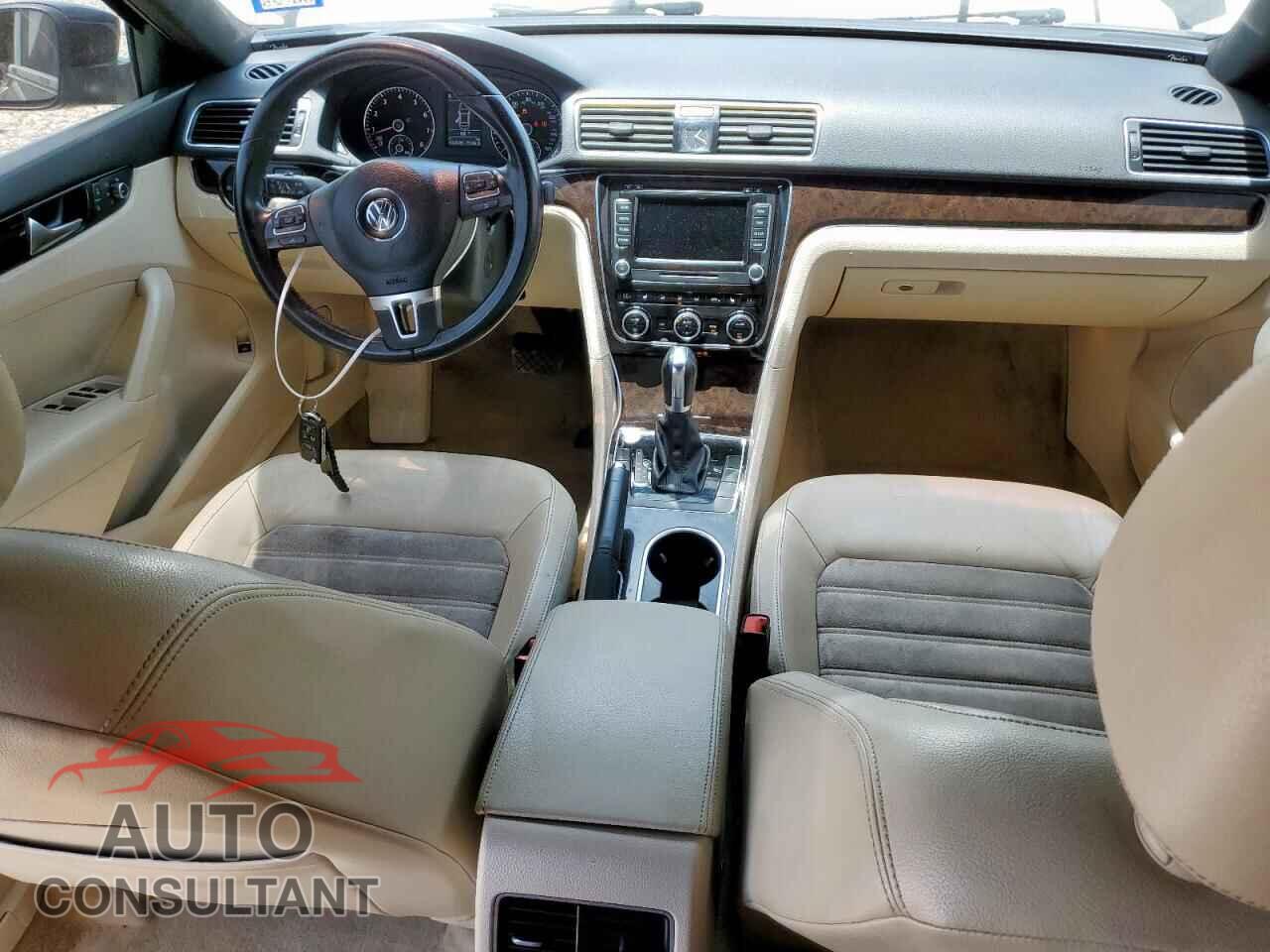 VOLKSWAGEN PASSAT 2014 - 1VWCS7A32EC061667