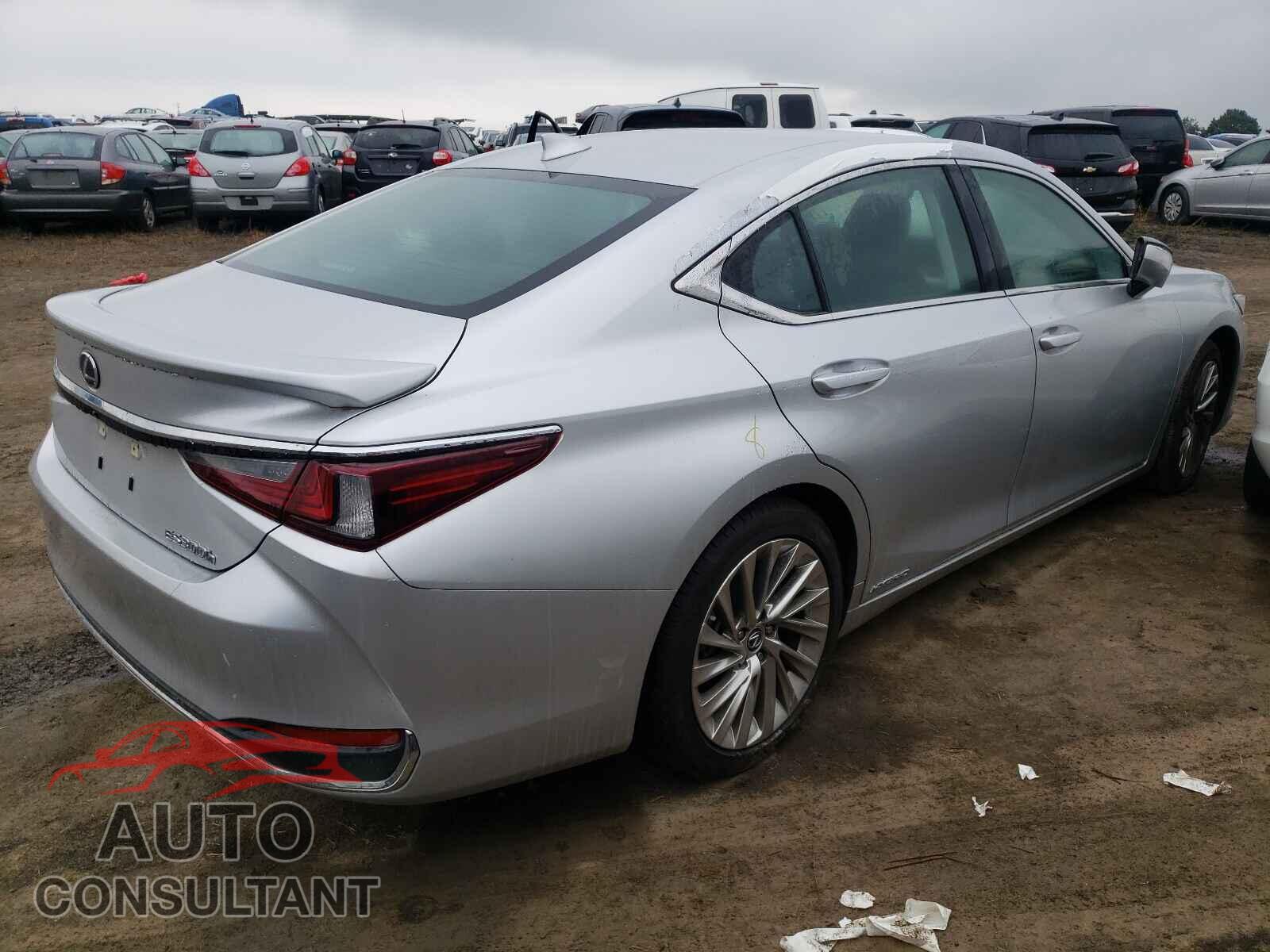 LEXUS ES300 2020 - 58AE21B12LU011515