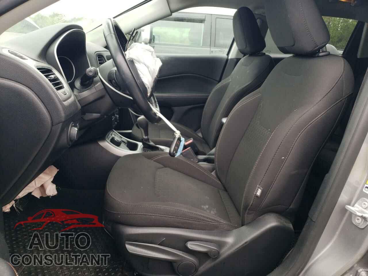 JEEP COMPASS 2020 - 3C4NJDAB7LT165576