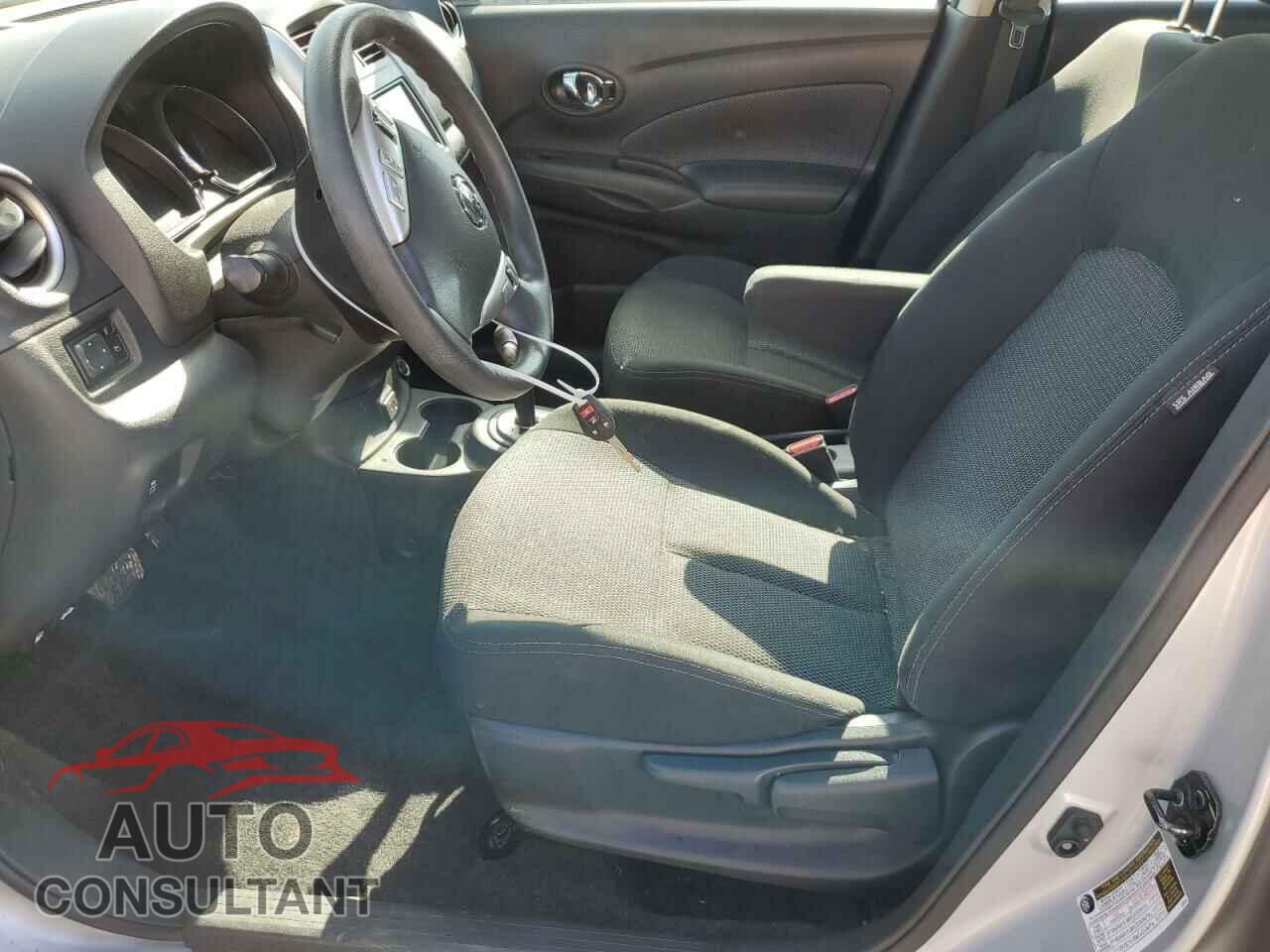 NISSAN VERSA 2019 - 3N1CN7APXKL857048