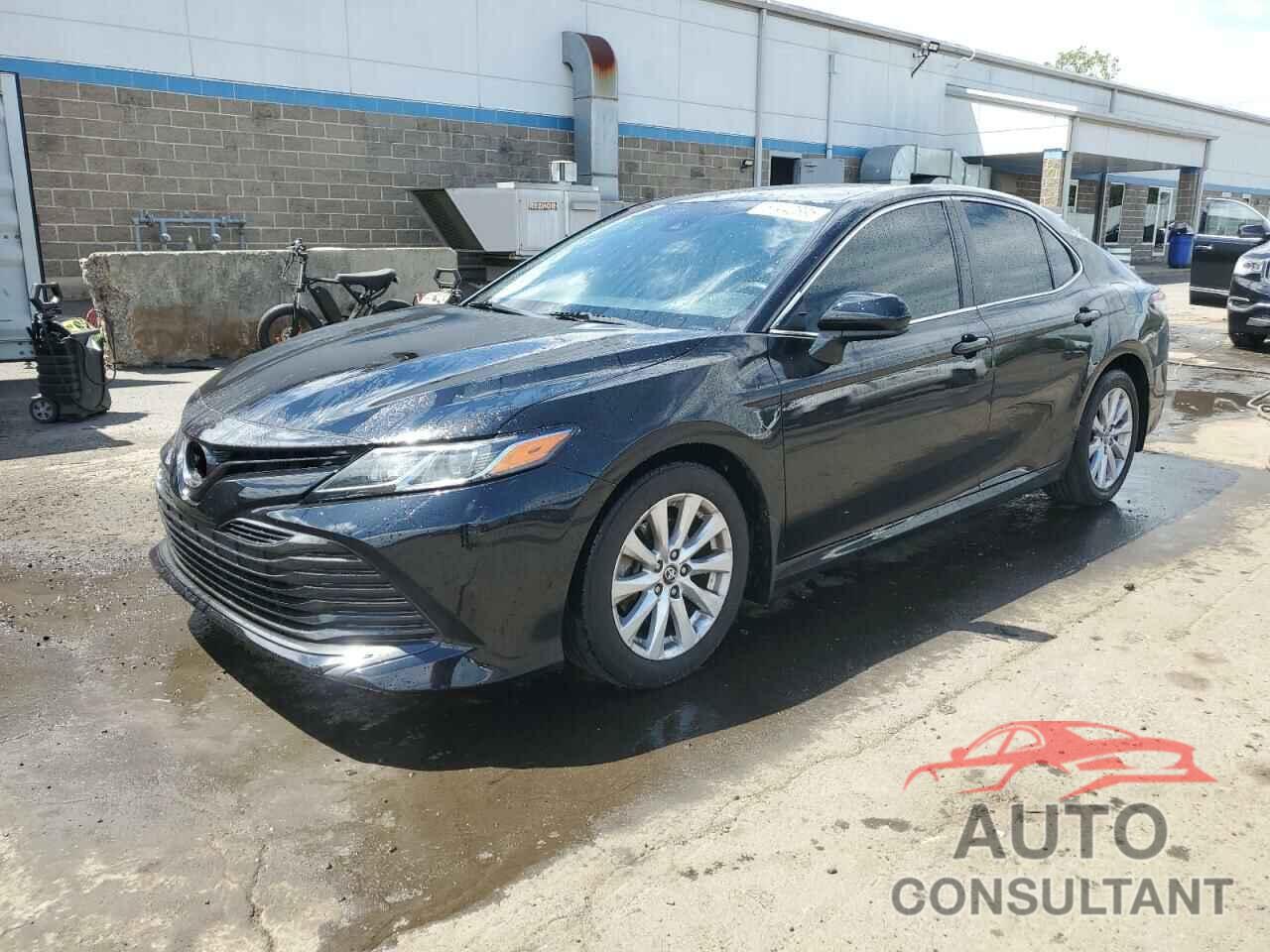 TOYOTA CAMRY 2018 - 4T1B11HK2JU005966