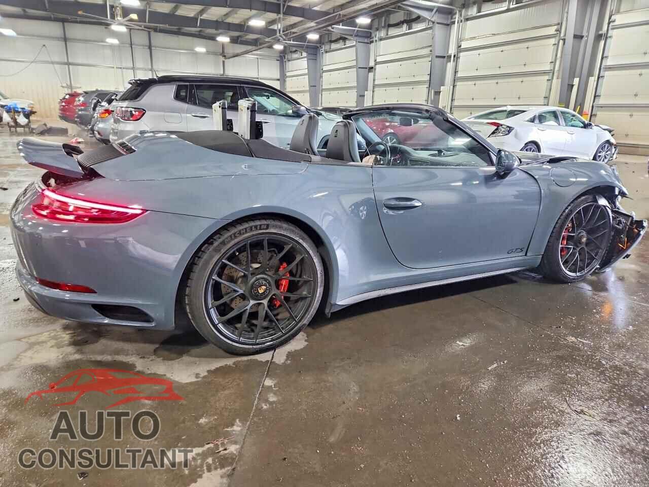 PORSCHE 911 2018 - WP0CB2A9XJS147691