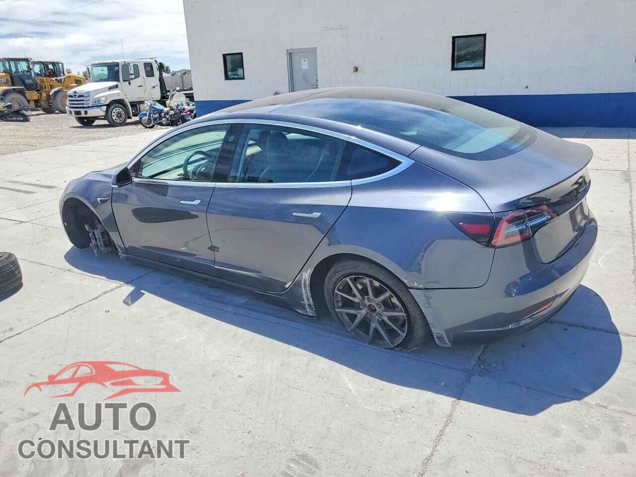 TESLA MODEL 3 2018 - 5YJ3E1EB5JF093180
