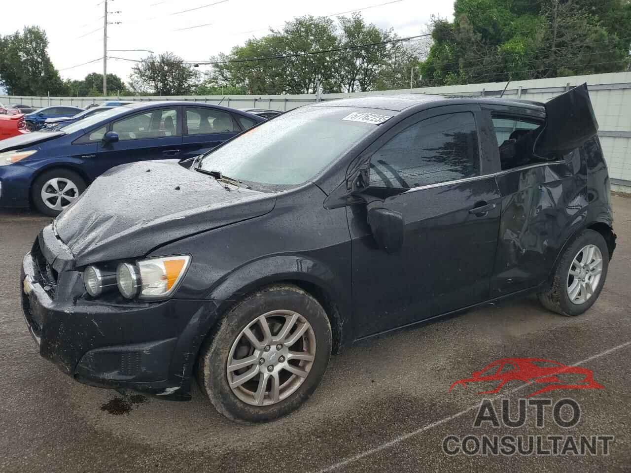 CHEVROLET SONIC 2015 - 1G1JC6SB2F4128523