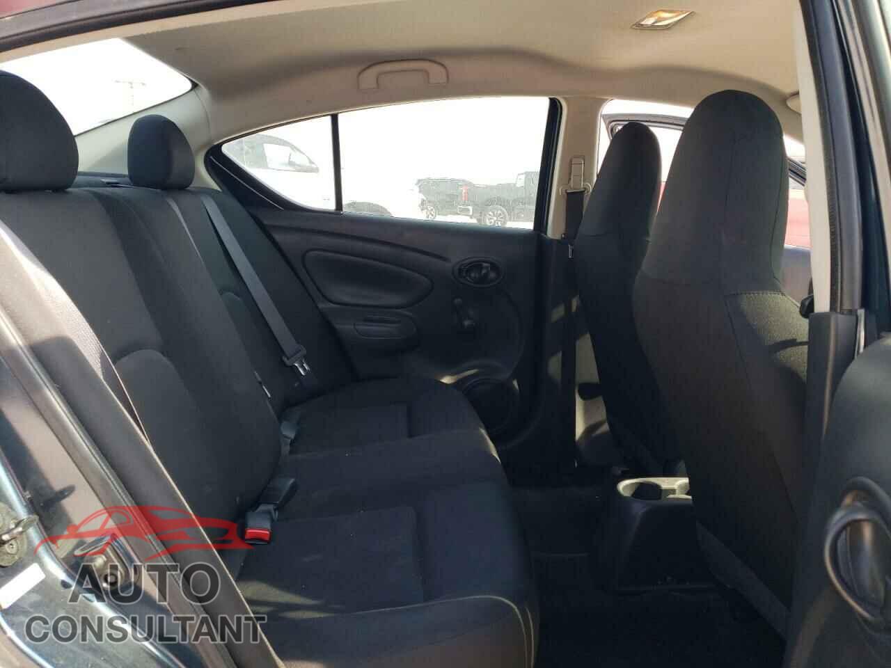 NISSAN VERSA 2017 - 3N1CN7AP1HL879934